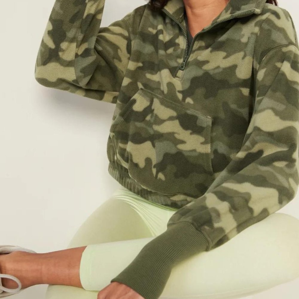 Old NavyLoose  Micro Performance Fleece Sweatshirt - Picture 2 of 6